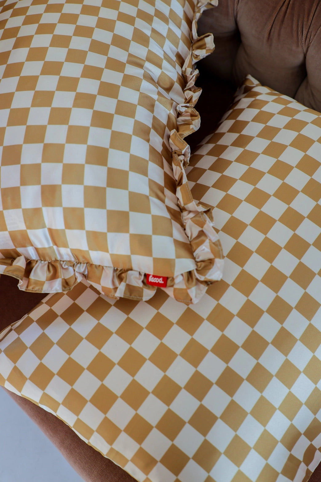 Neutral Checkered Ruffled Satin Pillowcase