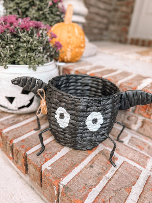 MUD PIE BAT CANDY BASKET