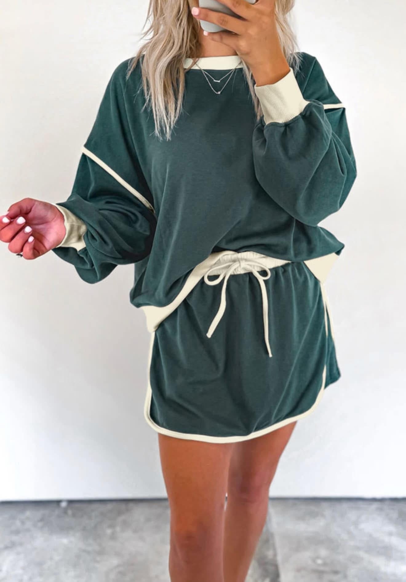 Evergreen Color Contrast Loose Pullover and Lace-up Waist Skort Set