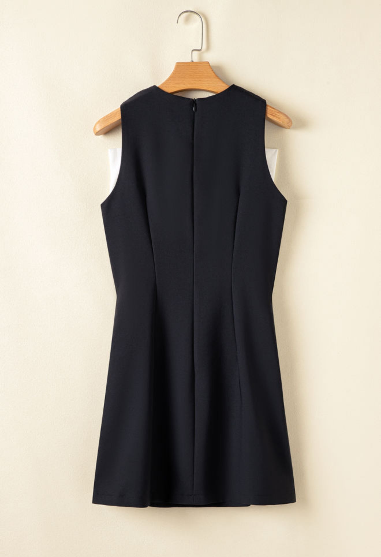 Black Contrast Bowknot Applique Crew Neck Sleeveless Mini Dress PREORDER