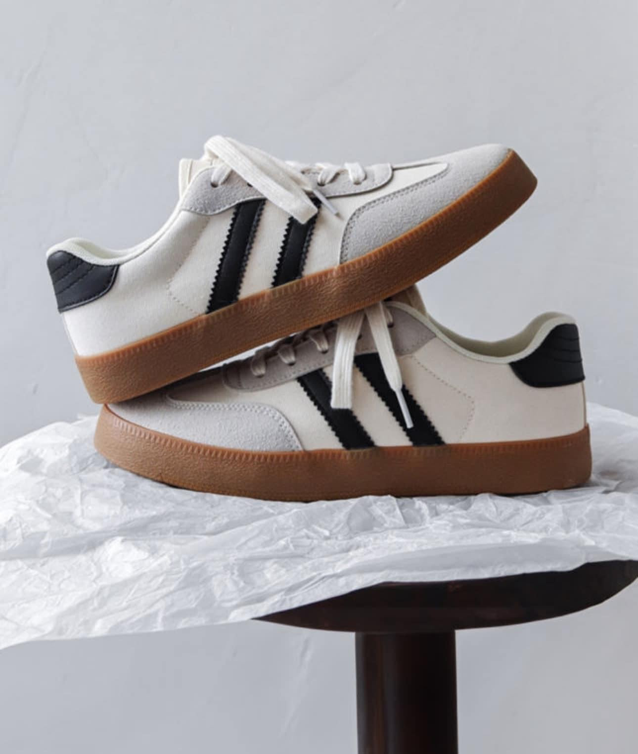 White Striped Lace-up Flat Sneakers