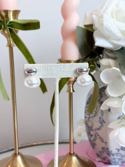 Silver & Pearl Stud