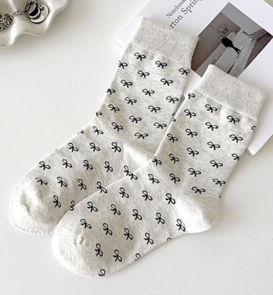 White Bow Knots Ribbed Edge Crew Socks