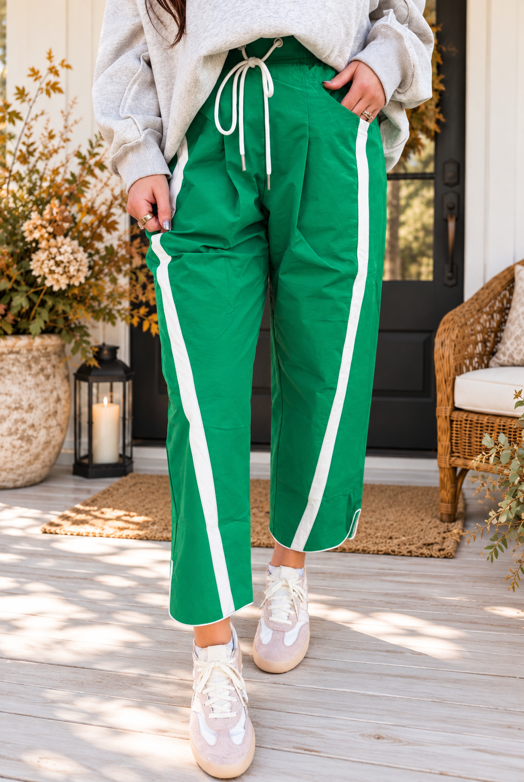 Bright Green Contrast Striped Smocked Waist Drawstring Cropped Casual Pants